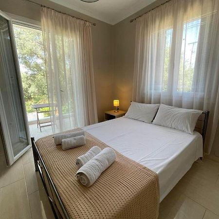Apricus Apartments Apolpaina Екстериор снимка