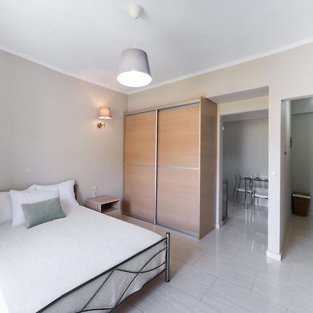 Apricus Apartments Apolpaina Екстериор снимка