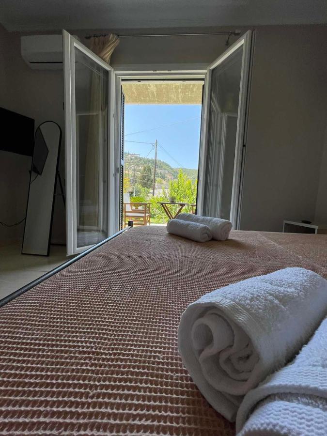 Apricus Apartments Apolpaina Екстериор снимка